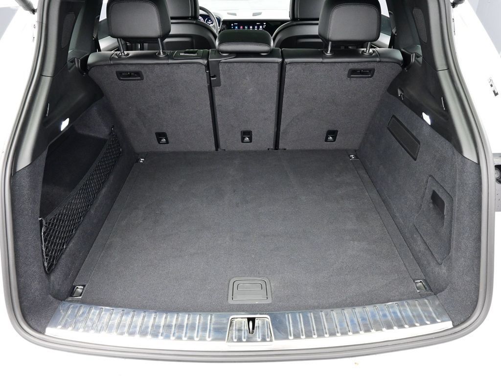 Certified 2025 Porsche Cayenne AWD/4WD image 16