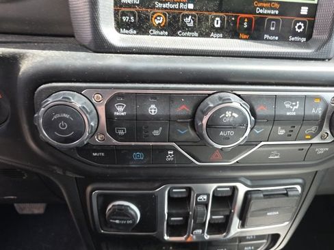 Used 2023 Jeep Wrangler Unlimited w/ Cold Weather Group AWD/4WD image 16