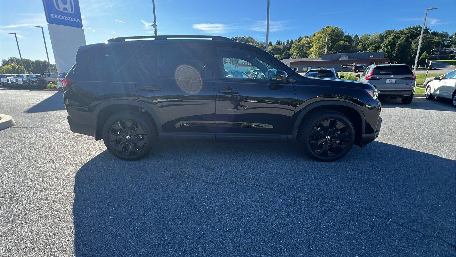 New 2026 Honda Pilot Black Edition image 3