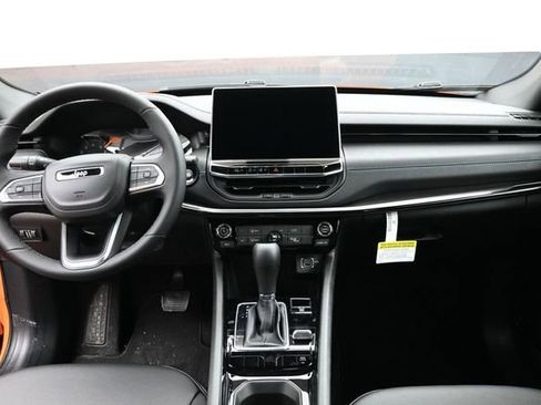 New 2026 Jeep Compass Latitude AWD/4WD image 25