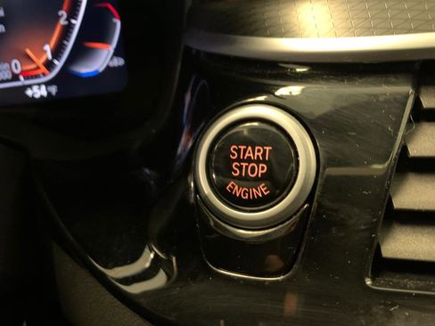 Used 2022 BMW 540i xDrive w/ M Sport Package image 26