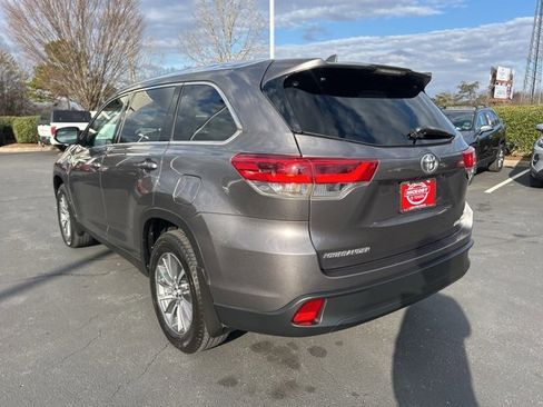 Used 2019 Toyota Highlander XLE image 9