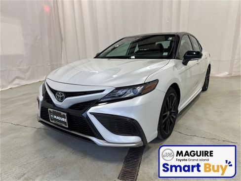 Used 2022 Toyota Camry XSE image 1