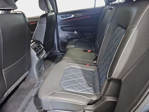Used 2025 Volkswagen Atlas Cross Sport SEL Premium R-Line AWD/4WD image 17