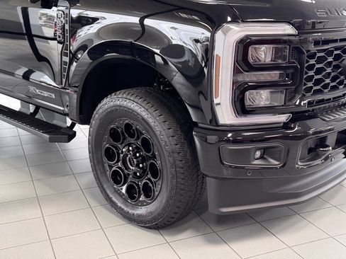 New 2026 Ford F250 Lariat w/ Black Appearance Package image 4