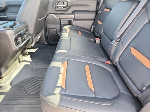 Used 2022 GMC Sierra 2500 AT4 w/ AT4 Preferred Package image 13