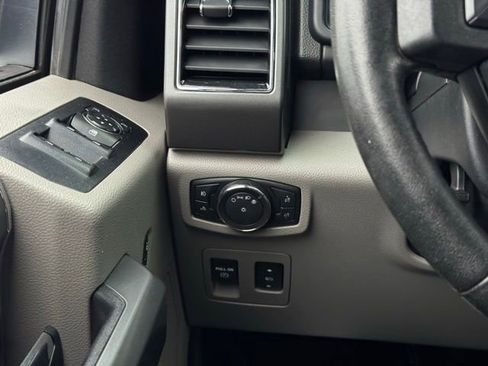 Used 2018 Ford F150 XLT w/ Equipment Group 302A Luxury AWD/4WD image 32