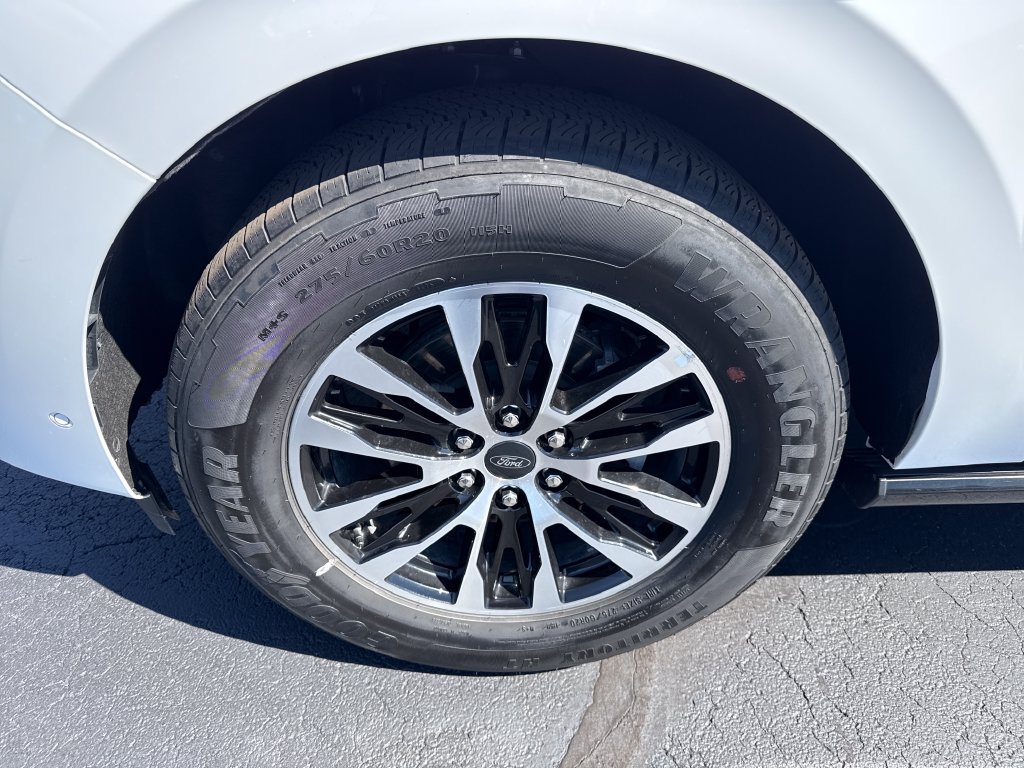 Used 2025 Ford Expedition Max Platinum AWD/4WD image 28