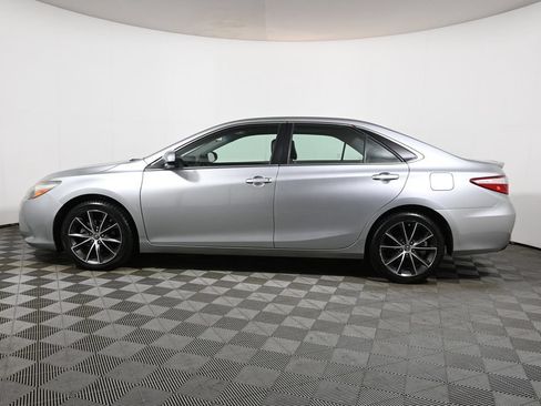Used 2016 Toyota Camry XSE w/ Moonroof Package FWD image 2