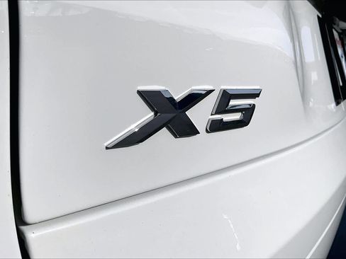 Used 2022 BMW X5 sDrive40i w/ Parking Assistance Package image 9