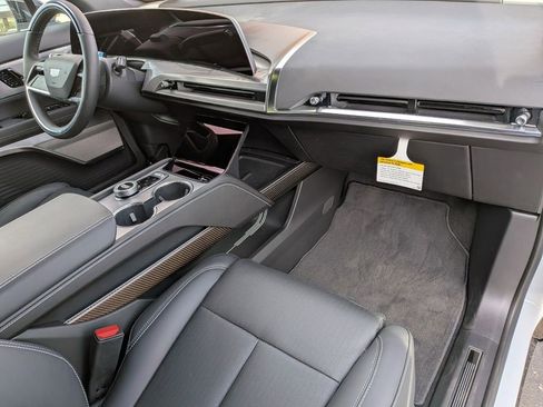 New 2026 Cadillac Vistiq Luxury image 32