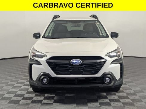 Used 2025 Subaru Outback Premium AWD/4WD image 3