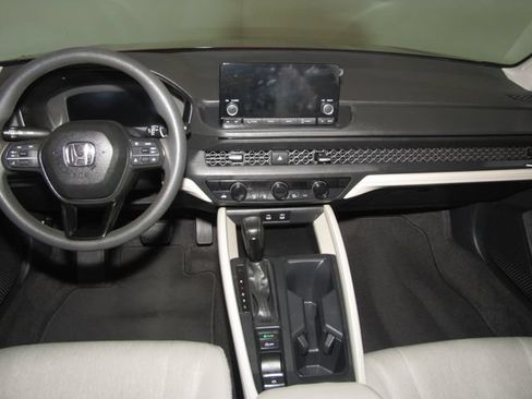 Certified 2023 Honda Accord EX image 14