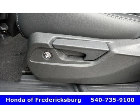 Used 2025 Honda Pilot EX-L image 39