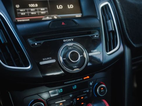 Used 2015 Ford Focus Titanium image 23