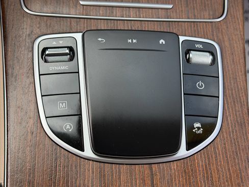 Used 2020 Mercedes-Benz GLC 300 4MATIC image 51