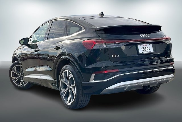 Used 2025 Audi Q4 e-tron Prestige AWD/4WD image 11