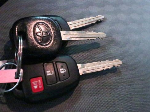 Used 2021 Toyota Tacoma SR5 image 22