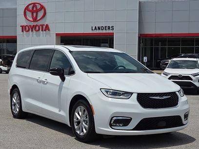 Used 2026 Chrysler Pacifica Limited