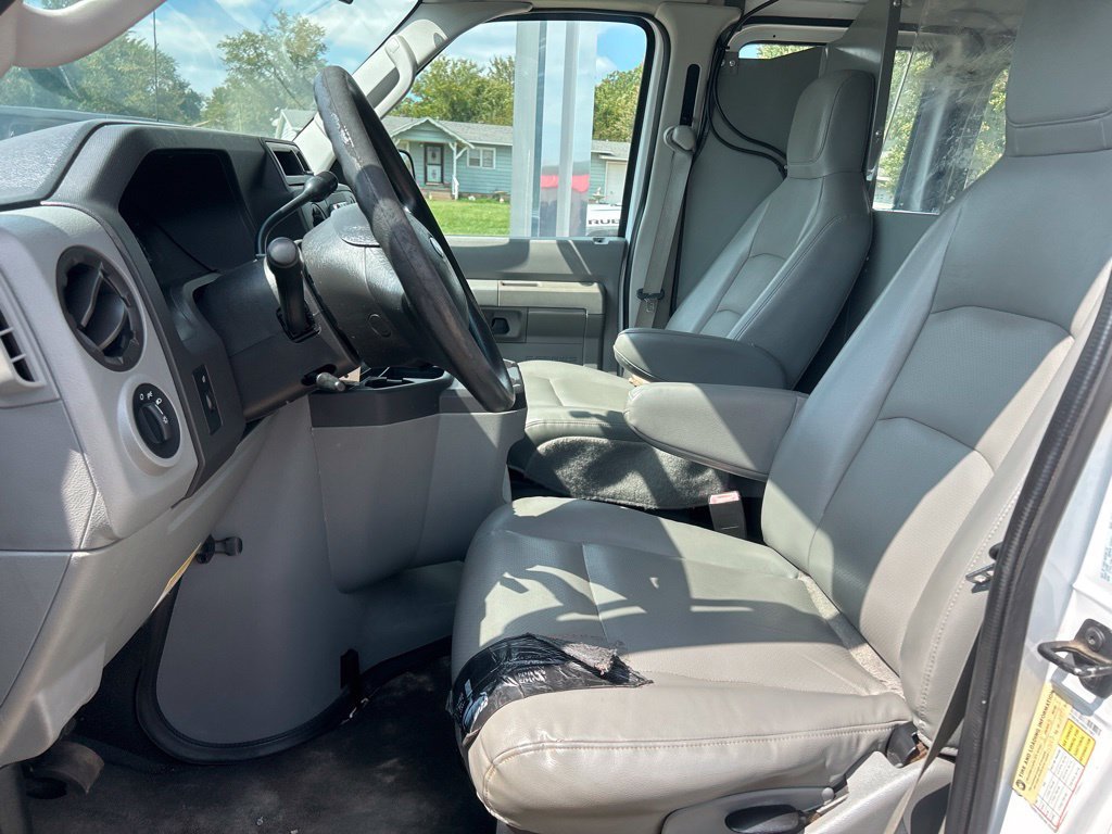 Used 2010 Ford E-250 and Econoline 250 RWD image 10
