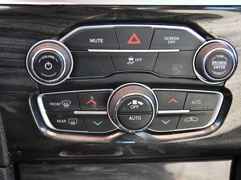 Used 2022 Chrysler 300 Touring w/ Sport Appearance Package image 24