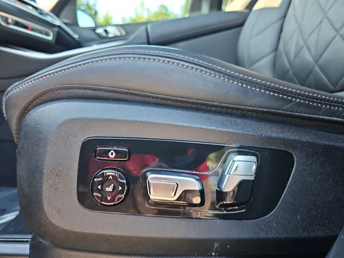 Used 2024 BMW X5 sDrive40i w/ Premium Package RWD image 29