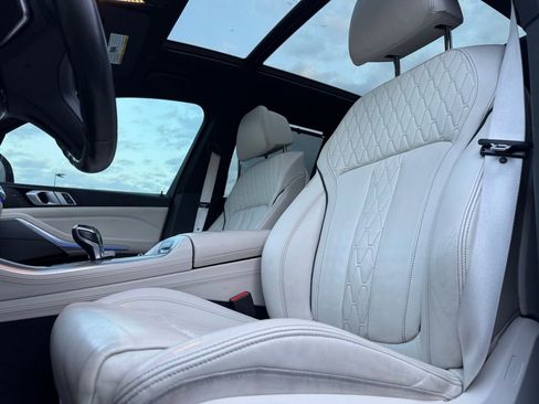 Used 2019 BMW X5 xDrive40i w/ M Sport Package AWD/4WD image 5