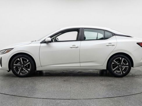 Used 2025 Nissan Sentra SV FWD image 5
