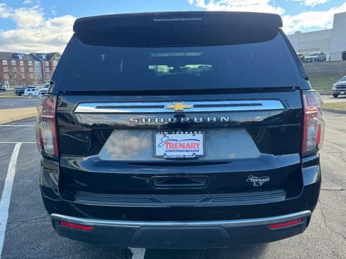 Used 2022 Chevrolet Suburban LT w/ Luxury Package image 4