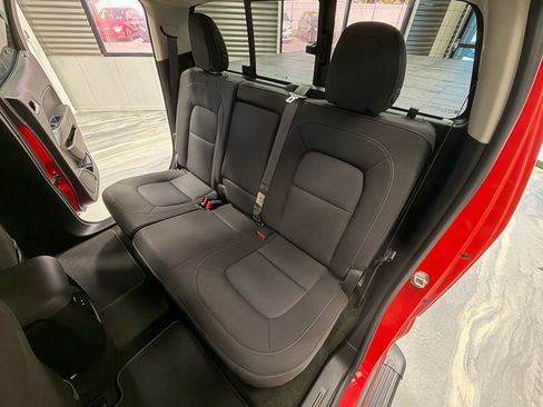 Used 2016 Chevrolet Colorado LT w/ LT Convenience Package image 7