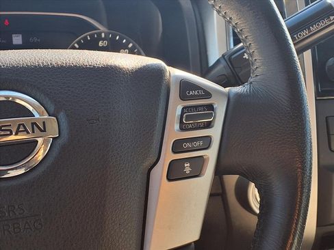 Used 2021 Nissan Titan SV w/ SV Convenience Package image 16