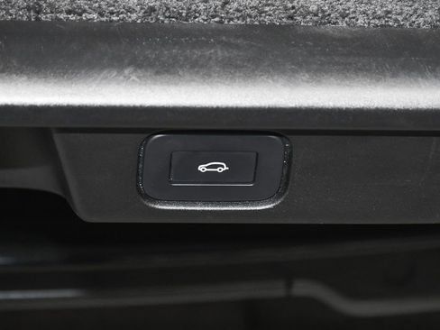 Used 2024 Land Rover Range Rover SE image 65