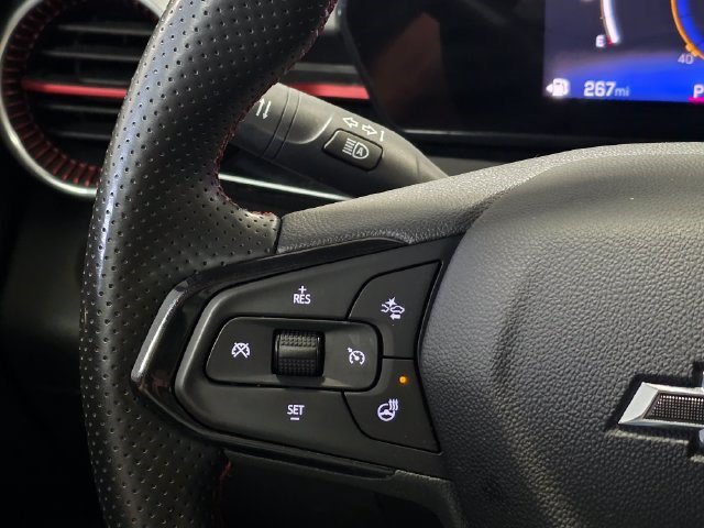 Used 2024 Chevrolet Trax RS w/ Sunroof Package FWD image 25