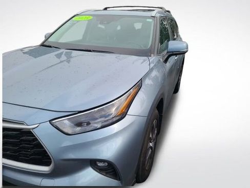 Used 2023 Toyota Highlander XLE image 8