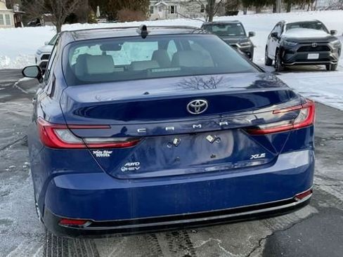 Used 2025 Toyota Camry XLE w/ Premium Package image 7