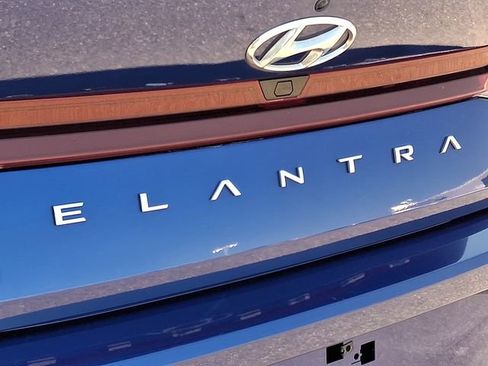 Used 2023 Hyundai Elantra SEL FWD image 30