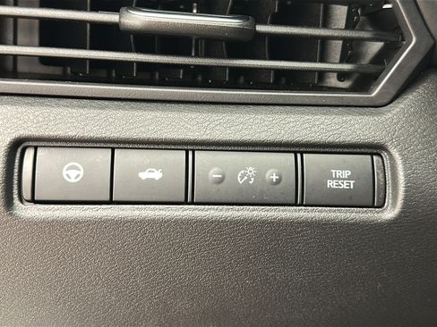 Used 2021 Nissan Altima 2.5 SV w/ SV Premium Package FWD image 24