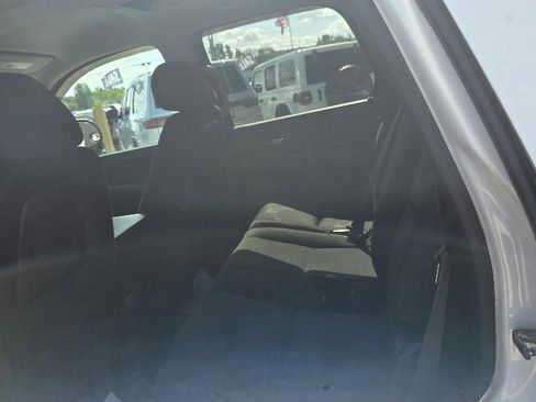 Used 2014 GMC Yukon SLE image 11