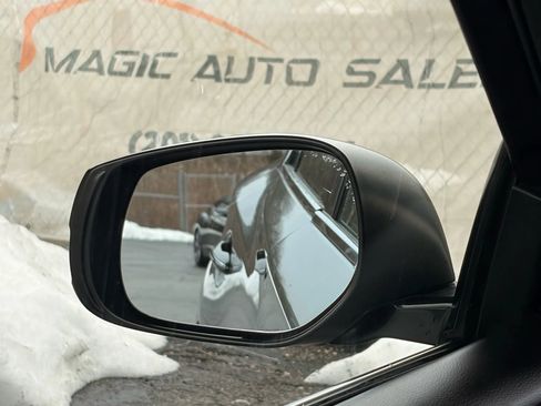 Used 2015 INFINITI Q50 Premium w/ Navigation Package image 37