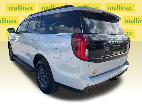 Used 2025 Ford Expedition Active image 9