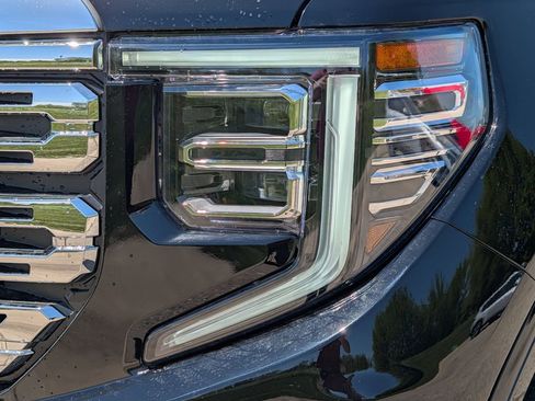 New 2026 GMC Sierra 1500 Denali w/ Technology Package AWD/4WD image 16