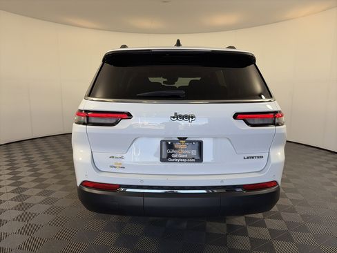 Used 2023 Jeep Grand Cherokee L Limited AWD/4WD image 10
