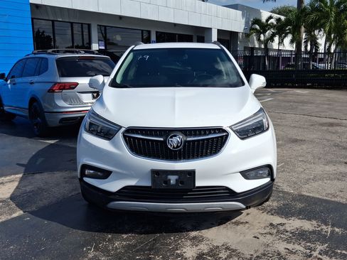 Used 2018 Buick Encore Essence FWD image 3