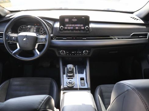 Used 2022 Mitsubishi Outlander SE AWD/4WD image 13