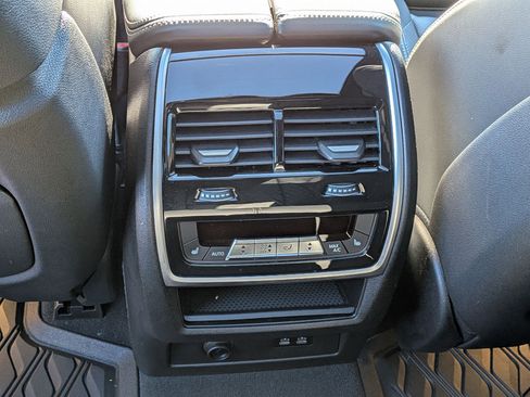 Used 2025 BMW X5 xDrive40i w/ Climate Comfort Package image 32