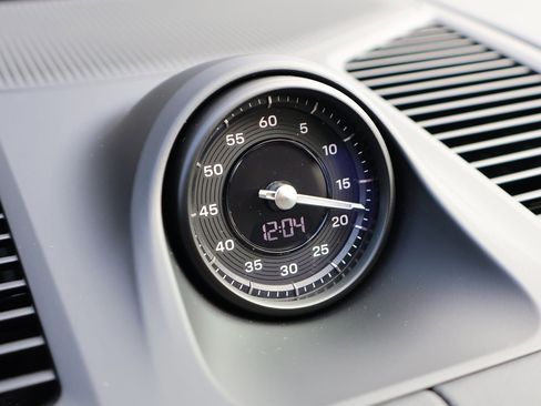 New 2026 Porsche Cayenne image 21