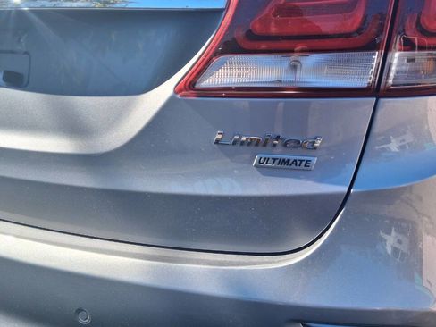 Used 2019 Hyundai Santa Fe XL image 3