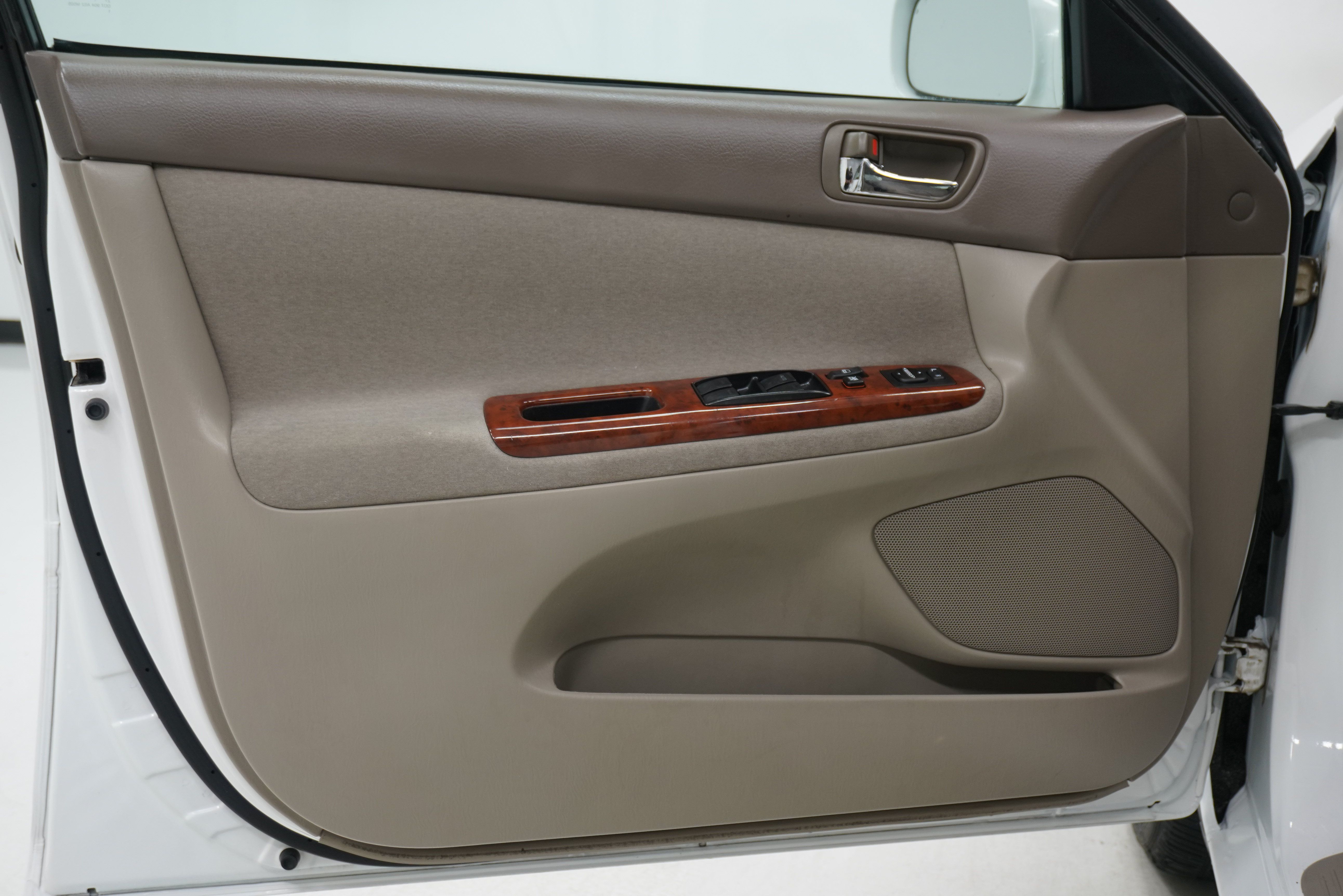 Used 2003 Toyota Camry XLE FWD image 13