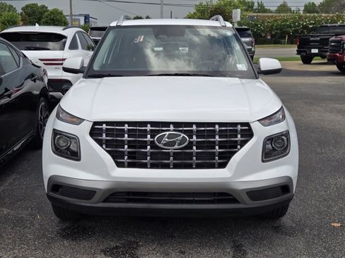 Used 2026 Hyundai Venue SEL FWD image 31