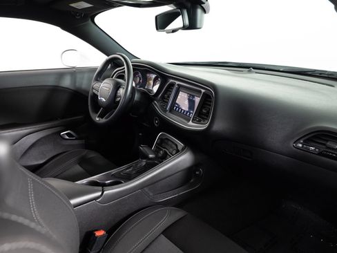 Used 2018 Dodge Challenger SXT RWD image 25